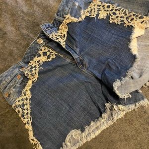 American Eagle 16 stretch shorts